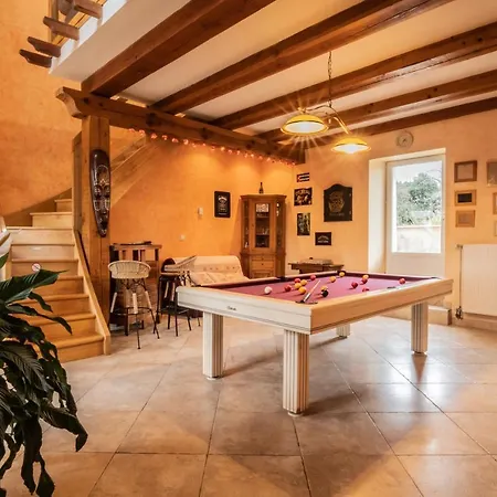 Villa Maison de charme spa sauna piscine intérieure chauffée *
