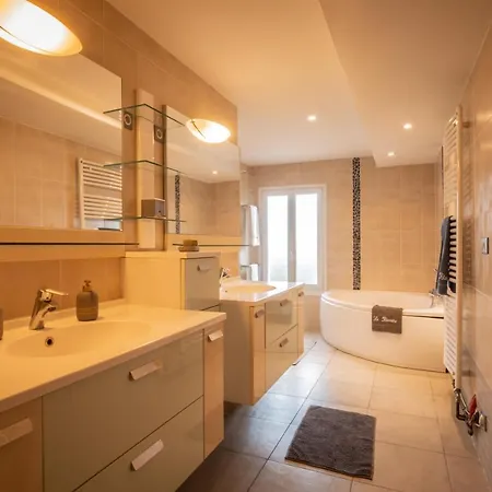 Maison de charme spa sauna piscine intérieure chauffée Villa *