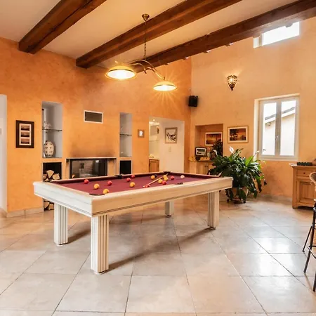 Villa Maison de charme spa sauna piscine intérieure chauffée